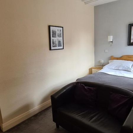 The Merton Hotel Hereford Bagian luar foto