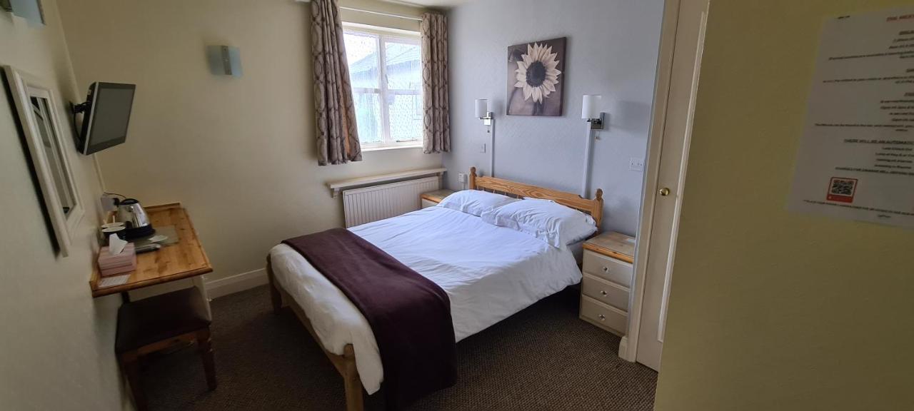 The Merton Hotel Hereford Bagian luar foto